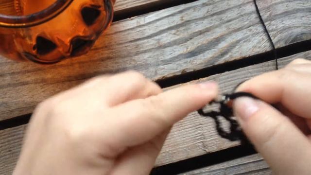 Вяжем декор к Хэллоуину! Паутина крючком смотреть онлайн