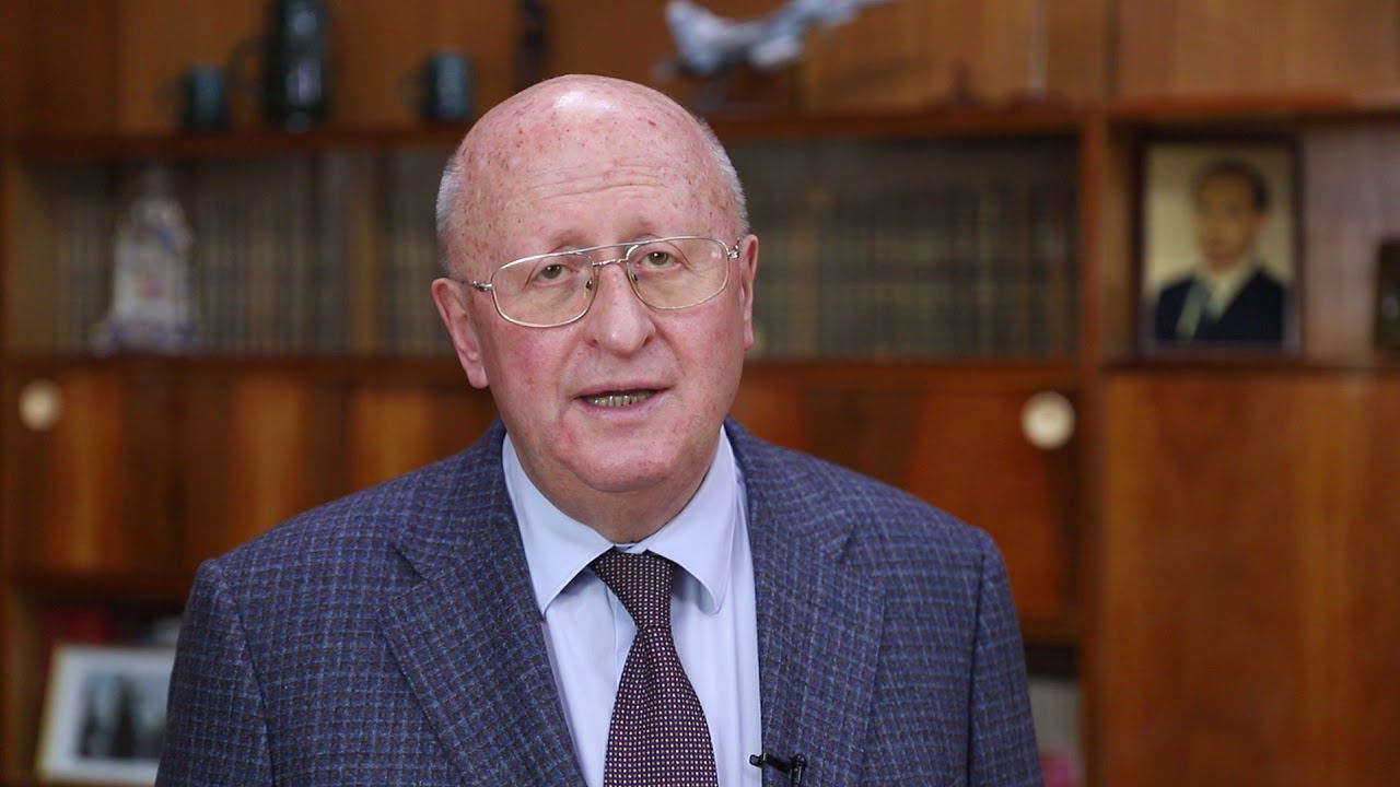 О формировании иммунитета после вакцинации "Спутником V" рассказал Александр Гинцбург