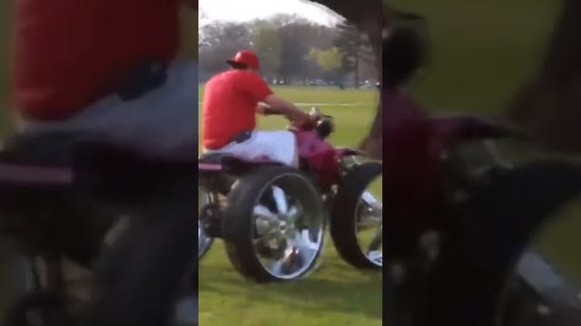 Квадроцикл на огромных колёсах R25 #shorts #квадроцикл смотреть онлайн