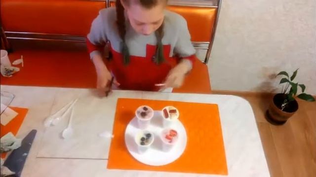 Мороженное из йогурта и фруктов смотреть онлайн
