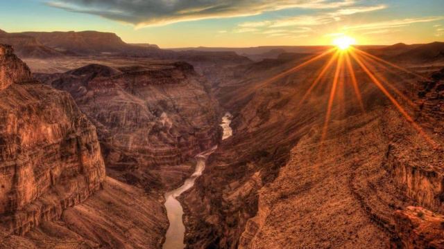Very Beautiful Music! Great Canyon!