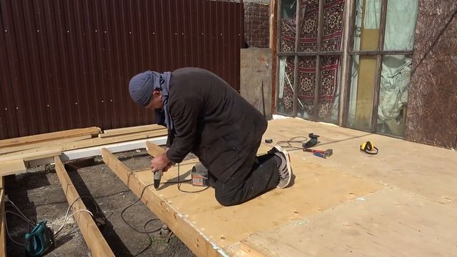 День 5 Мастерская своими руками: делаю пол из фанеры, разбираю стену соседнего помещения смотреть онлайн