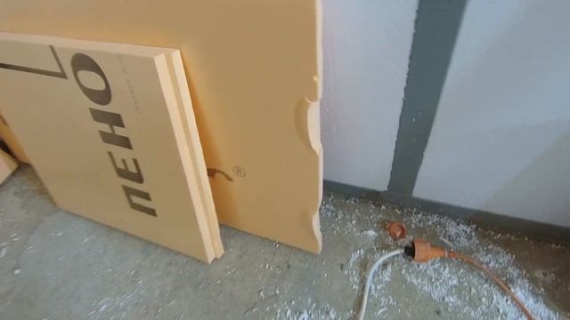 УТЕПЛЕНИЕ МЕТАЛЛИЧЕСКОГО ГАРАЖА ПЕНОПЛЕКСОМ / избавляюсь от воды в яме смотреть онлайн