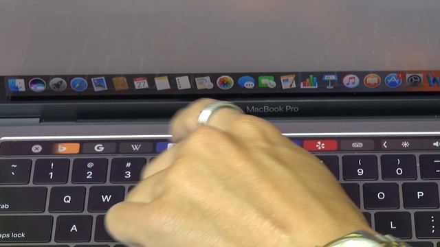[Haloshop] Những điểm khác nhau giữa Macbook Pro Touch Bar 2017 và Macbook Pro đời trước смотреть онлайн