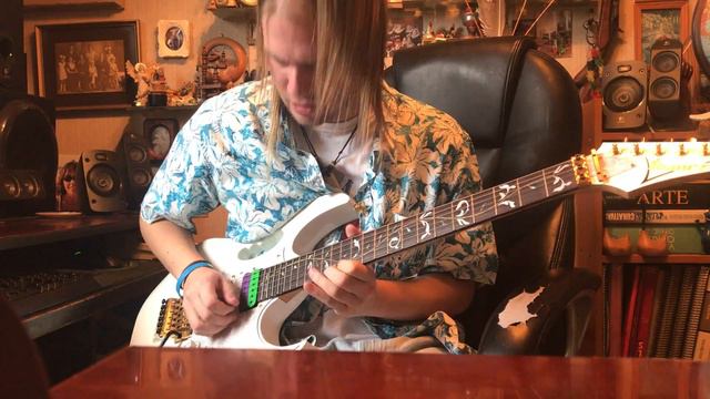 [1st Place Winner] Ibanez Flying Fingers 2017 Felipe Hofer Denecken, Valdivia, Chile смотреть онлайн