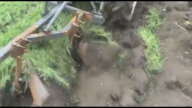 Плуг двухкорпусный для минитрактора смотреть онлайн