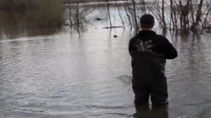 Рыбалка кастинговой сетью на оби чуть не потонул!