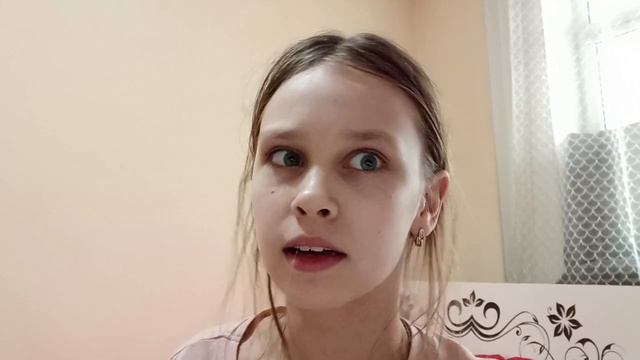 ВЛОГ ДЕНЬ СО СЛОМАННОЙ РУКОЙ😦Как делать обычные вещи с необычным гипсом? смотреть онлайн
