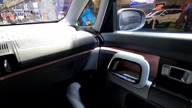 2020 New Baojun E300 Plus-Electric Car-Walkaround—China Auto Show—2020款宝骏E300 PLUS，外观与内饰实拍