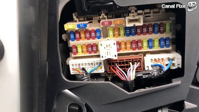 Fuse Box location on a Nissan Qashqai J11 смотреть онлайн