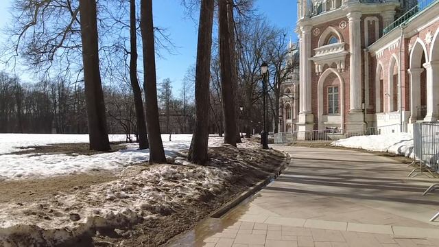 Богач заметил странности за женой, зачастившей к смазливому хирургу… А проследив за ней, вздрогнул…