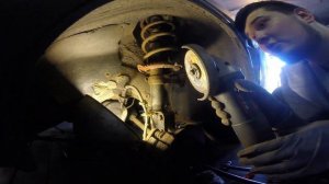 Как спилить пружины на ваз 21099 не снимая стоек,и остались работать стойки