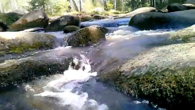 Падение в воду.Река Северка ( рядом с горой Соколиный камень) смотреть онлайн