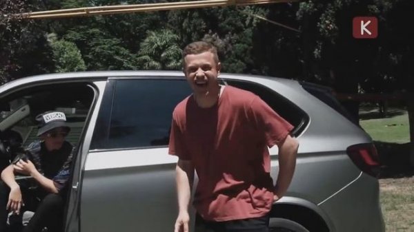 Каха и Серго на съёме тёлок ??