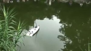 Рыбалка с радиоуправляемой лодки. Auto fishing boat.