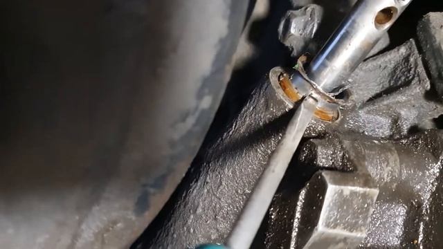 Замена сальника кулисы Ford Mondeo 1. смотреть онлайн