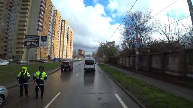 Дальнобой по улицам города Ростов-на-Дону. Узкие заезды на разгрузку. Выехал на трассу М4 (Дон). смотреть онлайн