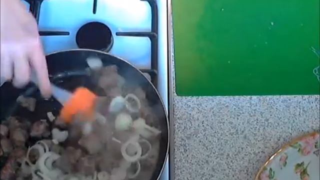ГУЛЯШ ИЗ МЯСА ГОВЯДИНЫ С КАБАЧКОМ. РЕЦЕПТ Потрясающе нежного и сочного мяса!!! ВКУСНЕЕ НЕ ЕЛА! смотреть онлайн