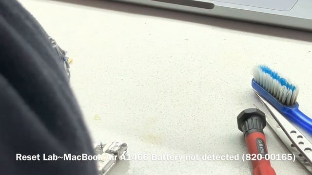 MacBook Air A1466-Battery detection repairs смотреть онлайн