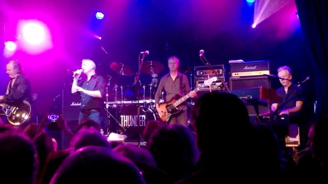 Thunder - 05 - Broken - Paris - Divan Du Monde 21/11/2015 смотреть онлайн