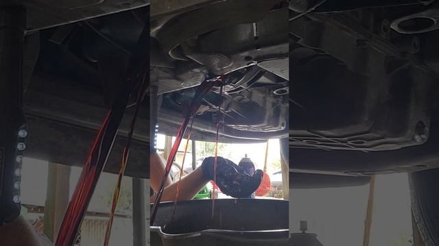 2002 Saturn Vue 2.2L Manual Transmission Fluid Change смотреть онлайн