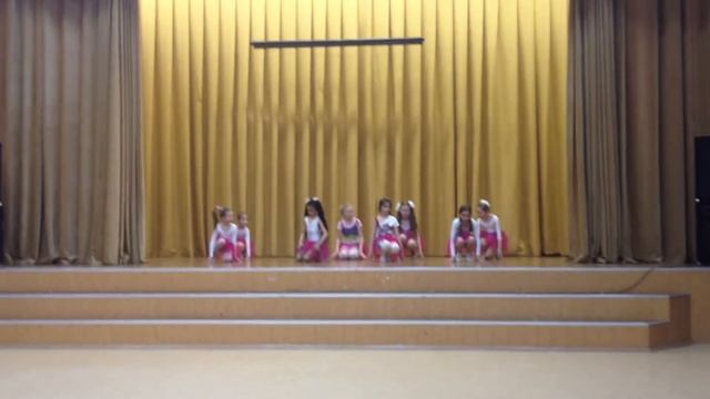 Школа. Танцевальный фестиваль. Школьный кружок танца. смотреть онлайн