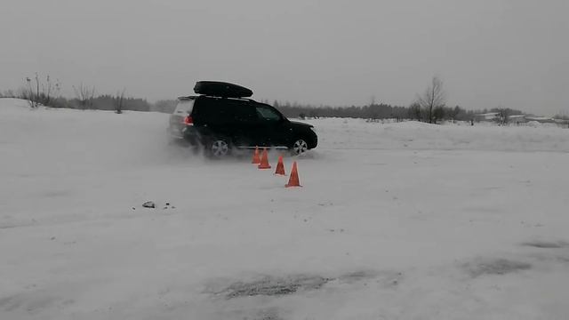Toyota Land Cruise 200 не тормозит. смотреть онлайн