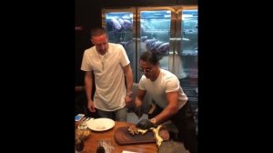 Как живет самый богатый повар Турции Нусрет Гёкче - Salt Bae