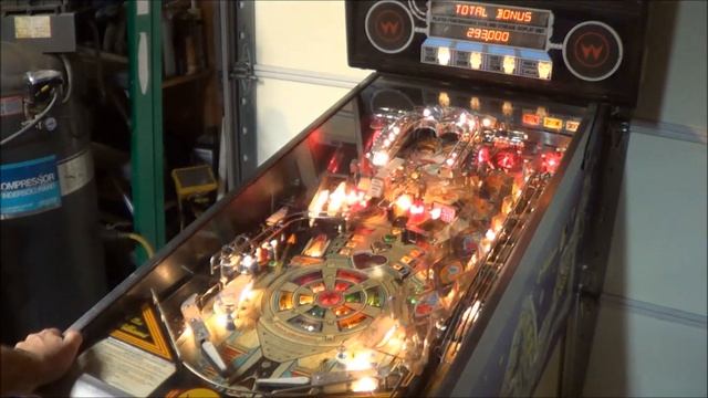 BRIDE OF PINBOT PINBALL MACHINE - BY WILLIAMS 1991 смотреть онлайн