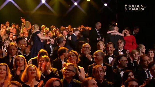 GOLDENE KAMERA 2019: "Der Bergdoktor" gewinnt die Publikumswahl смотреть онлайн