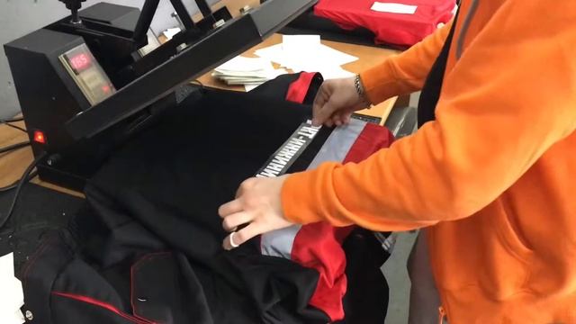 Печать на куртках, спецодежде и одежде на заказ в ИванычЪ GROUP (y-ivanycha.ru) смотреть онлайн