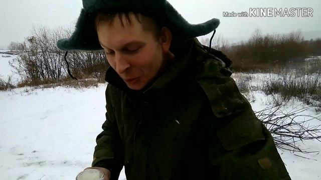 Ночёвка на берегу реки в походной бане. Купание в проруби смотреть онлайн