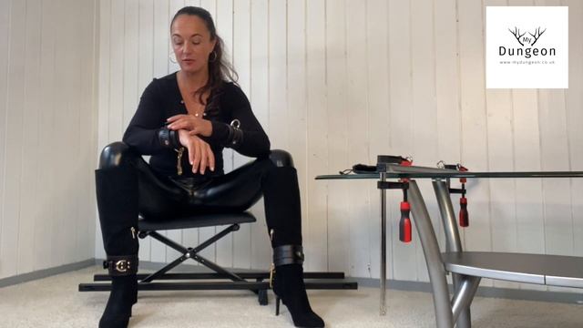 My Dungeon review, from ratchet wrist cuffs to table restraint! смотреть онлайн