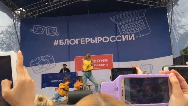 LisaLife#1//MOSCOW//Встретила Катю Адушкину?!//#блогерыроссии