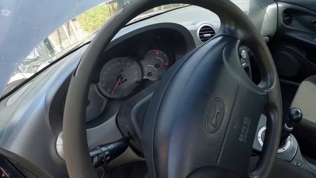 MI HERMANA se COMPRA un COCHE muy de los AÑOS 90 ?MUCHO HUMO - HYUNDAI COUPÉ doble faro смотреть онлайн
