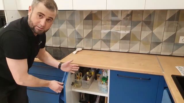 Обзор кухни по дизайн-проекту от клиента. Сделали еще лучше! Мебельная мастерская Геометрия. смотреть онлайн