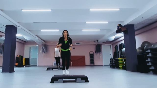 СТЕП АЭРОБИКА / МОДИФИКАЦИЯ ШАГОВ / STEP AEROBICS смотреть онлайн