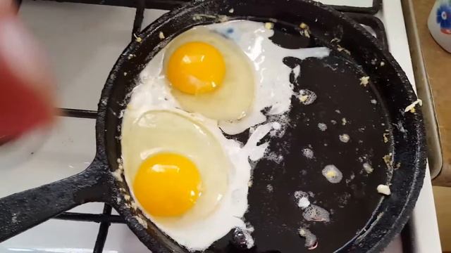 Яицница болтунья и яичница глазунья. простой рецепт жаренных яиц смотреть онлайн