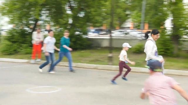 Квест "Игры нашего детства" организовали для ребят активисты Союза молодёжи АО «ШААЗ» смотреть онлайн