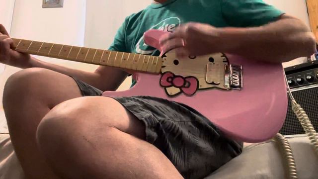 2006 Squier Hello Kitty Stratocaster Pink Crafted in Indonesia смотреть онлайн