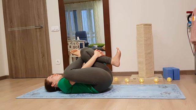 Защемило спину від кашлю? 🙀 М'яка розтяжка поперека за 9 хвилин смотреть онлайн