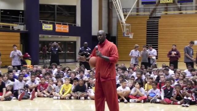 Michael Jordan Flight School смотреть онлайн