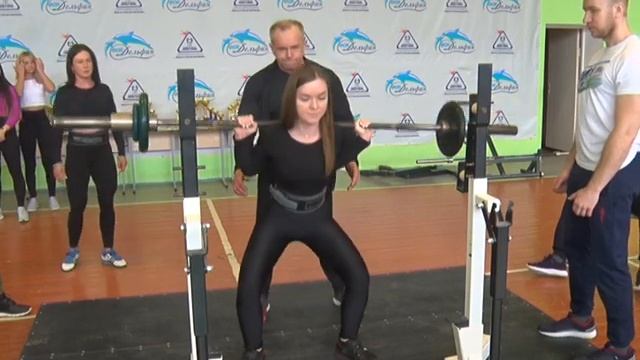 Приседание со штангой Женщины Спорткомплекс Дельфин смотреть онлайн