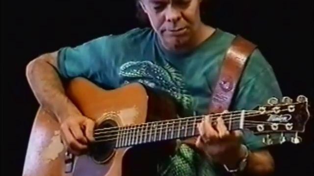 Tommy and Phil Emmanuel,guitar clinic, France 2001, playing "Townhall Shuffle". смотреть онлайн