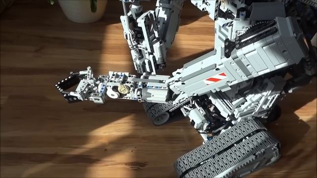Lego JOHNNY 5, motorized 24 functions смотреть онлайн