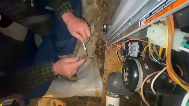 Heil Gas Furnace Clogged and Rusted hacked install смотреть онлайн