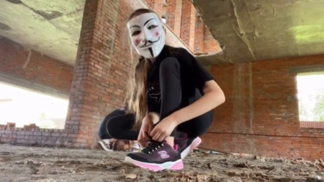 Строем лестницу в заброшенном доме *1 часть* смотреть онлайн