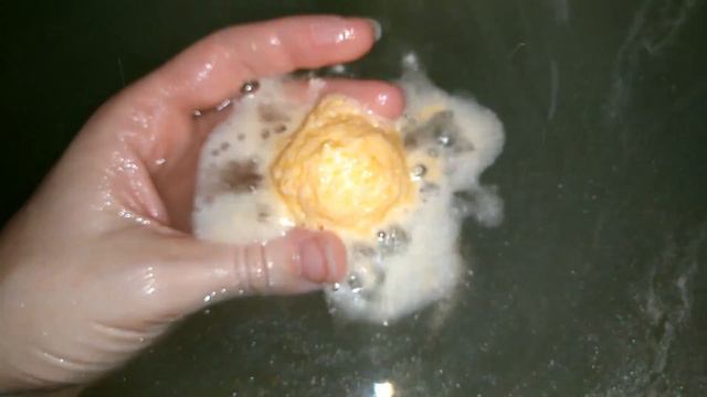 EXTREME 1+ BATH BOMBS CHALLENGE! - Бомбочки для ванны смотреть онлайн