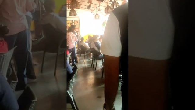 lively vibes around!!! The famous Martins corner, Betalbatim, South Goa смотреть онлайн