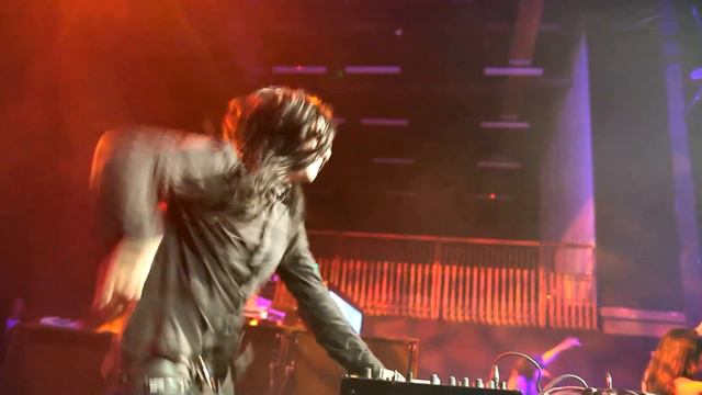 Skrillex stole my camera!! - Do Da Oliphant | stage dive music video @ Austin Music Hall смотреть онлайн